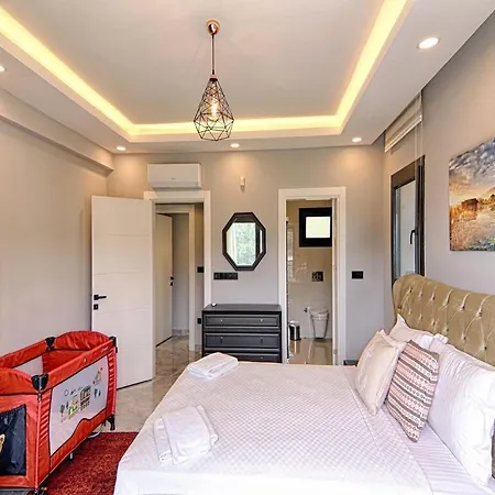 Villa With Private Pool And Sea View In Goecek,