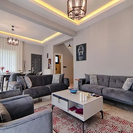 With Private Pool And Sea View In Goecek, Φετιγιέ