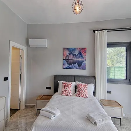 With Private Pool And Sea View In Goecek, Βίλα *