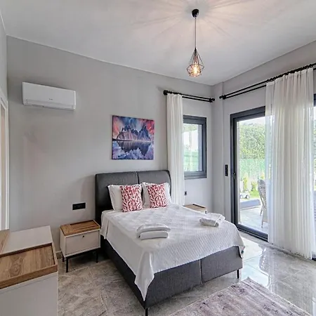 With Private Pool And Sea View In Goecek, Βίλα *