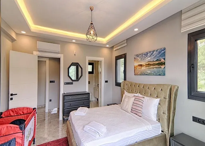 Βίλα With Private Pool And Sea View In Goecek, Φετιγιέ