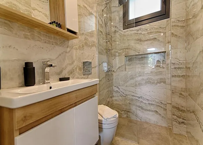 With Private Pool And Sea View In Goecek, Φετιγιέ