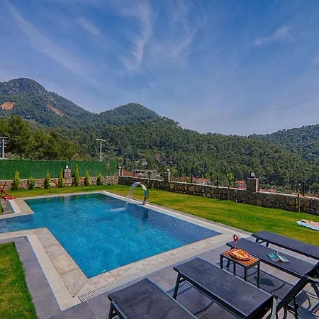 Vilă With Private Pool And Sea View In Goecek, Fethiye