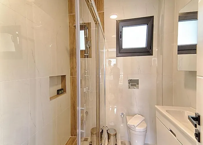 Villa With Private Pool And Sea View In Goecek,